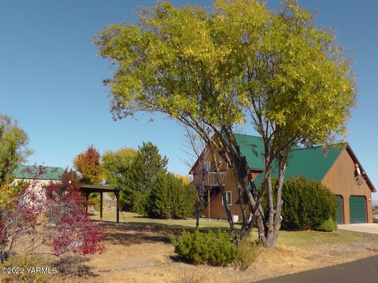 411 Red Tail Road Yakima, WA 98908 - Photo 1 of 64 thumbnail_S1640013.jpg 411 Redtail