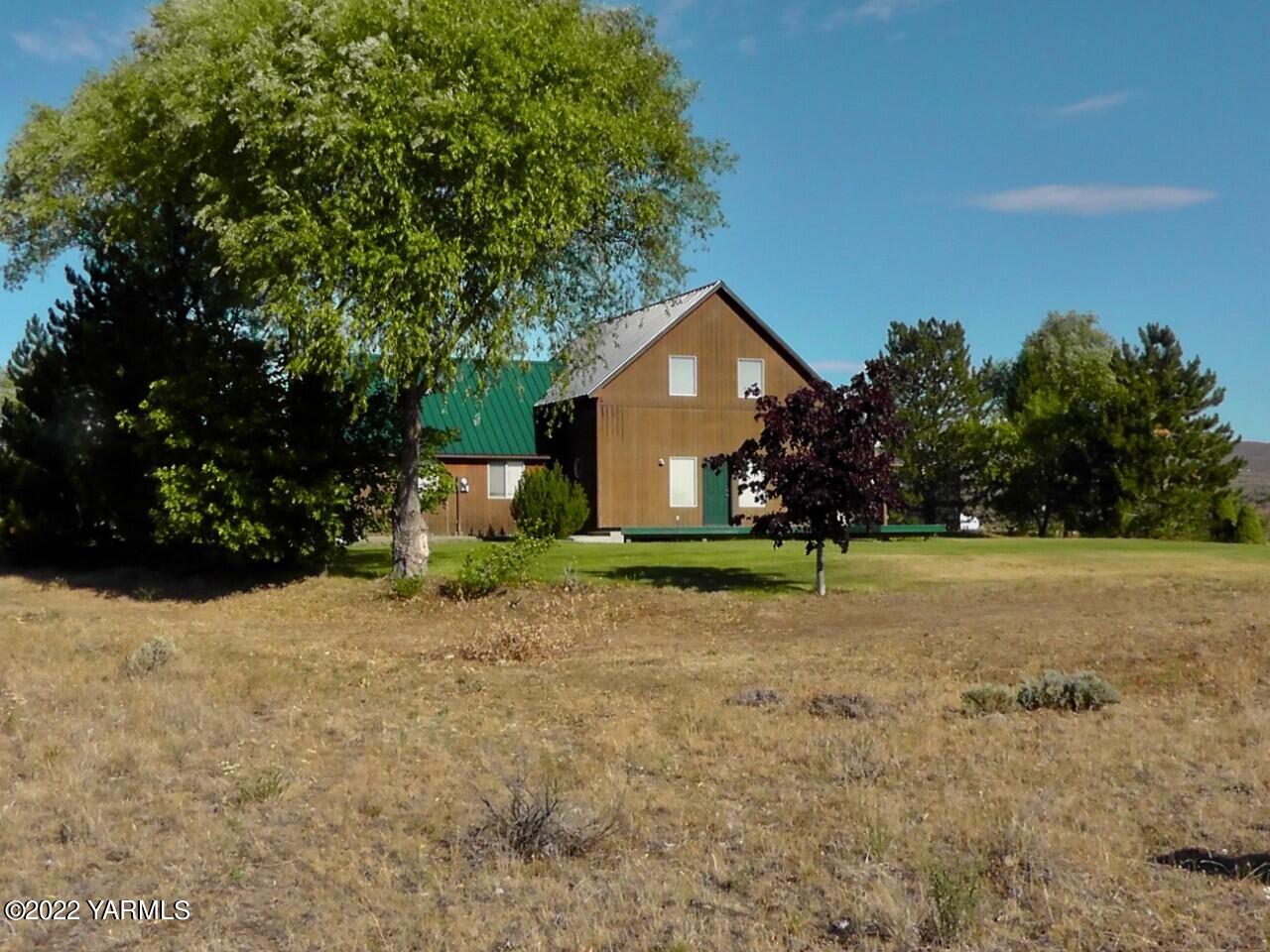 411 Red Tail Road Yakima, WA 98908 - Photo 2 of 64 thumbnail_S2100013.jpg 411 Redtail