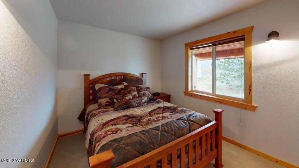 411 Red Tail Road Yakima, WA 98908 - Photo 49 of 64 thumbnail_p7jqoweufSi-Bedroom.jpg 411 Re