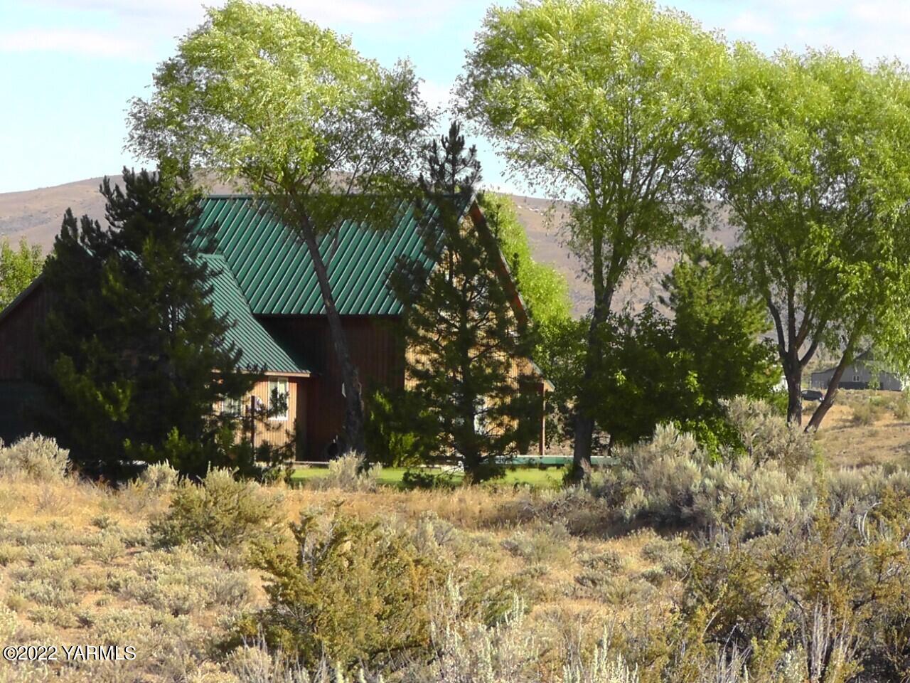 411 Red Tail Road Yakima, WA 98908 - Photo 57 of 64 thumbnail_S2100004.jpg 411 REdtail