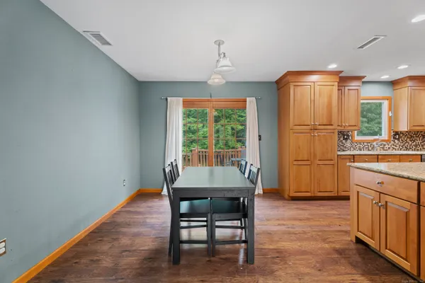 $579,000 | 40 Abbey Court, Cheshire, CT 06410