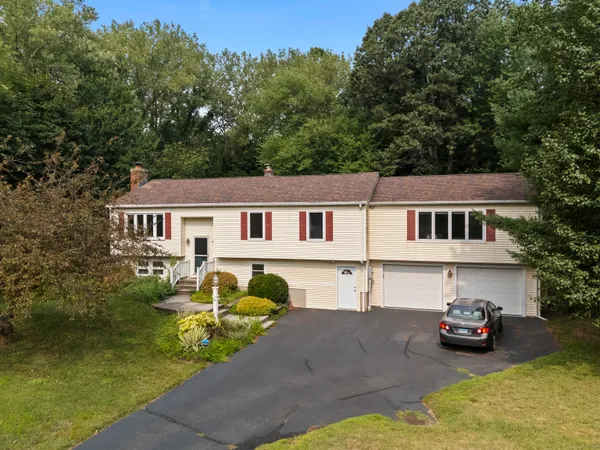 $579,000 | 40 Abbey Court, Cheshire, CT 06410