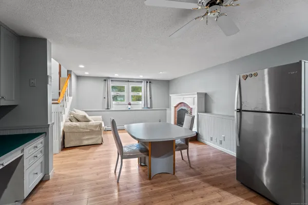 $579,000 | 40 Abbey Court, Cheshire, CT 06410