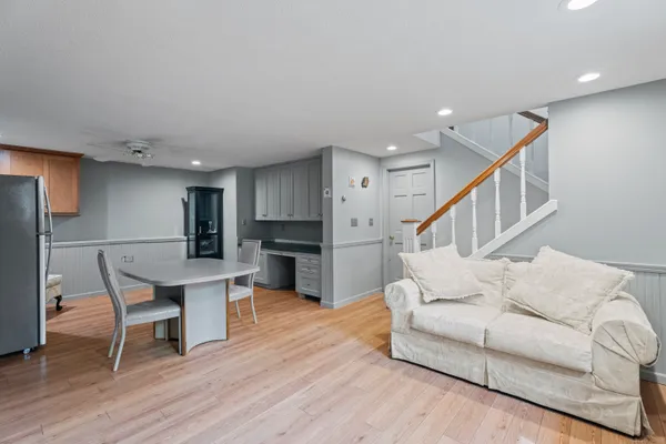 $579,000 | 40 Abbey Court, Cheshire, CT 06410