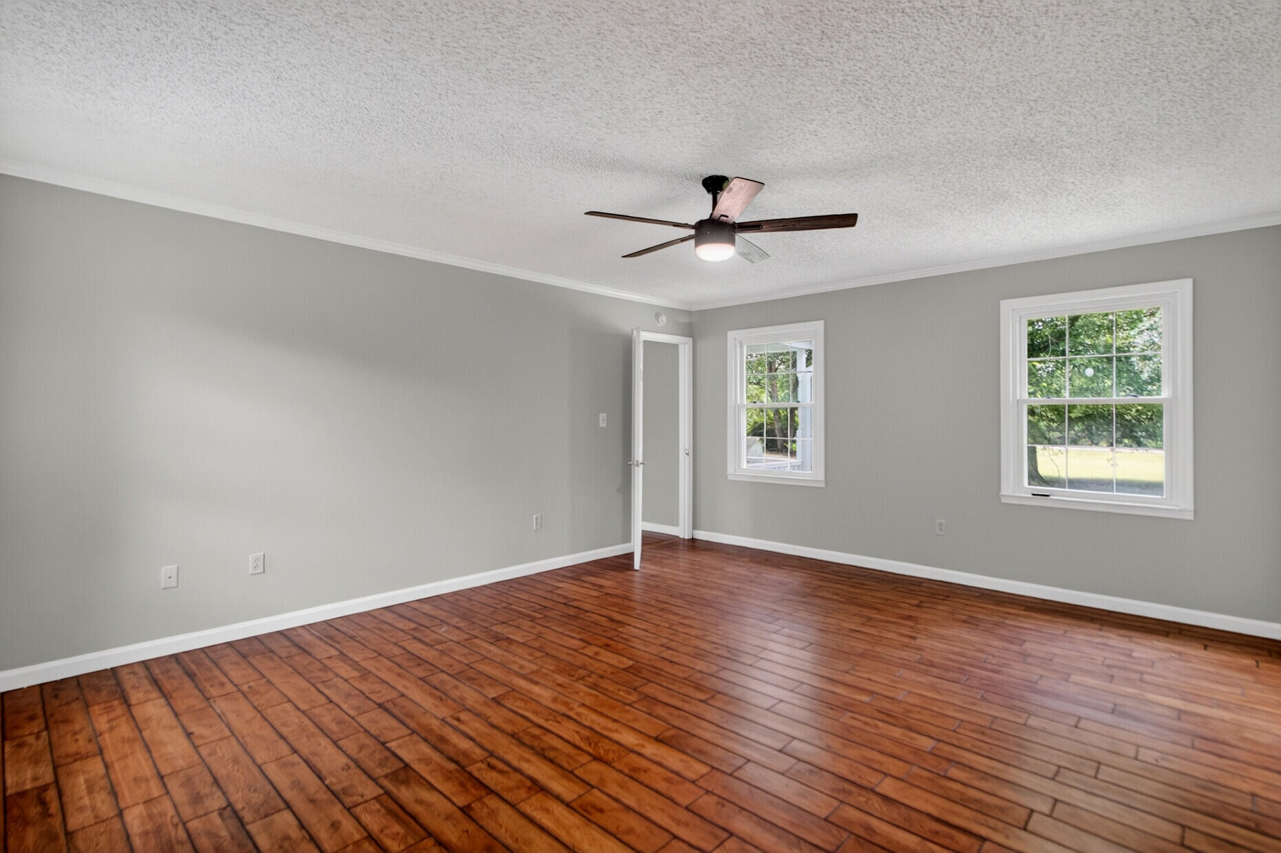 1824 Highway 61 Ridgeville, SC 29472 - Photo 18 of 35 18. Interior freshly painted