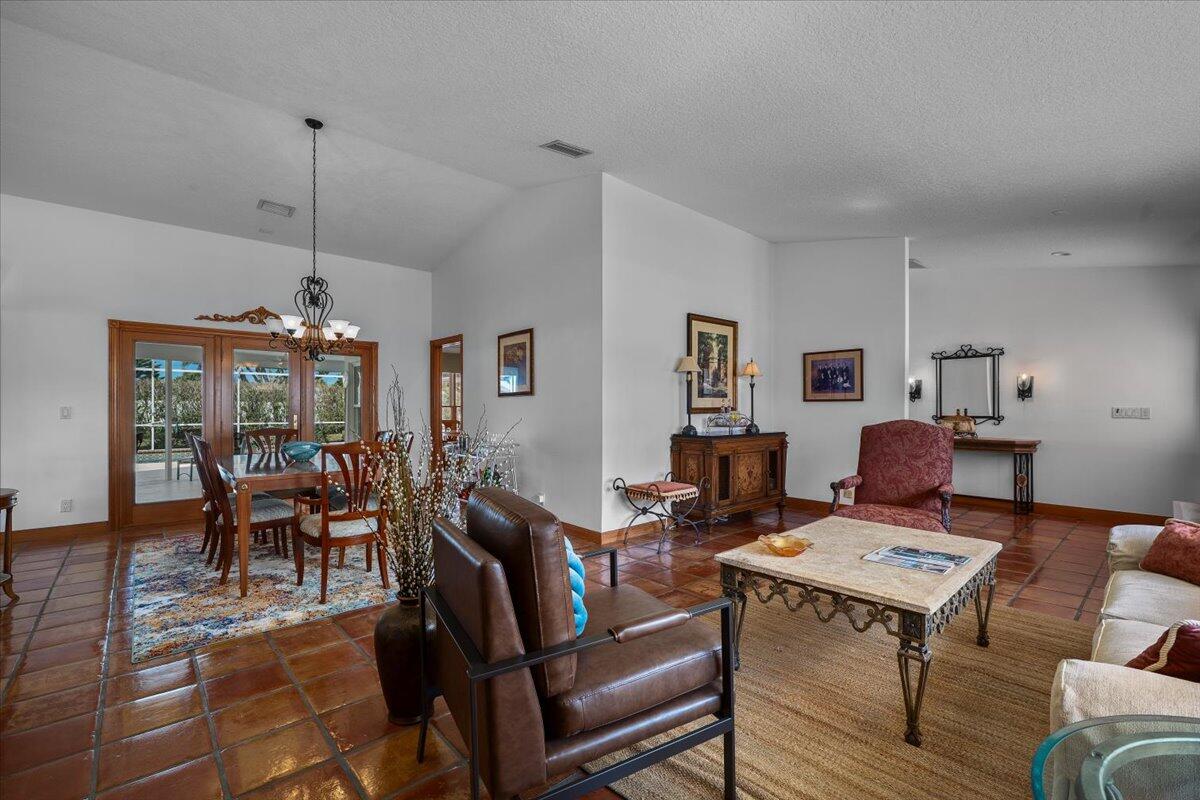 103 Olympus Circle Jupiter, FL 33477 - Photo 11 of 37 05-LUX_9582