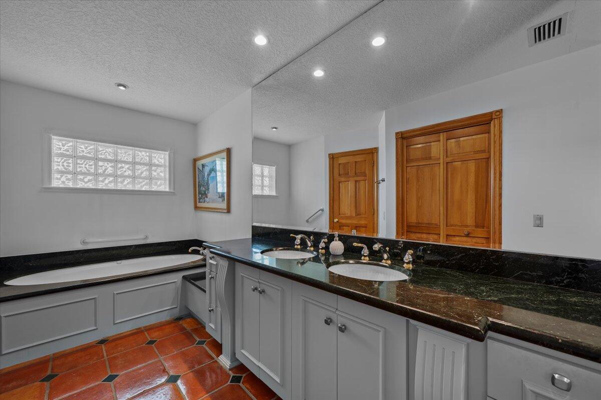 103 Olympus Circle Jupiter, FL 33477 - Photo 16 of 37 27-LUX_9677