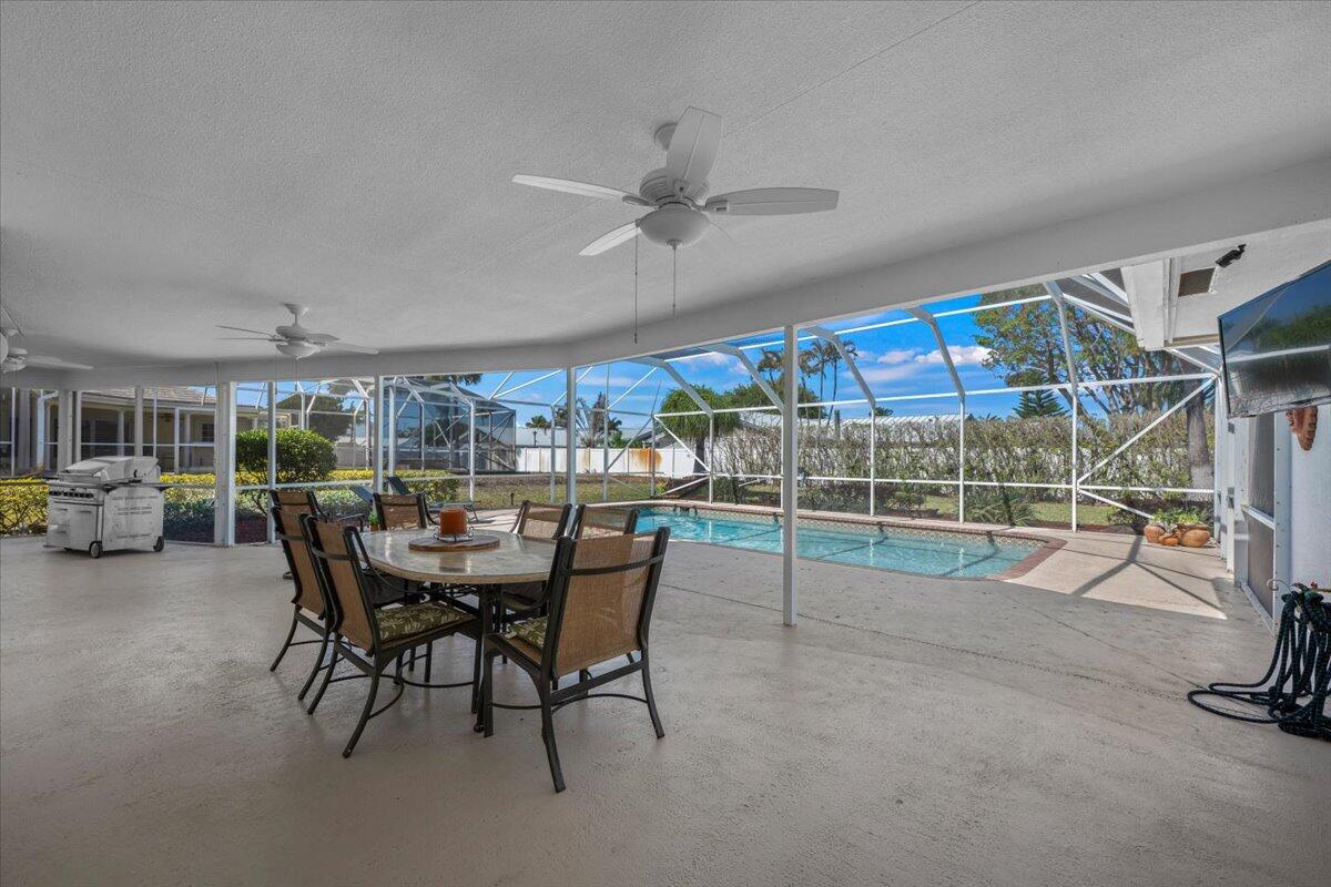 103 Olympus Circle Jupiter, FL 33477 - Photo 20 of 37 35-LUX_9539