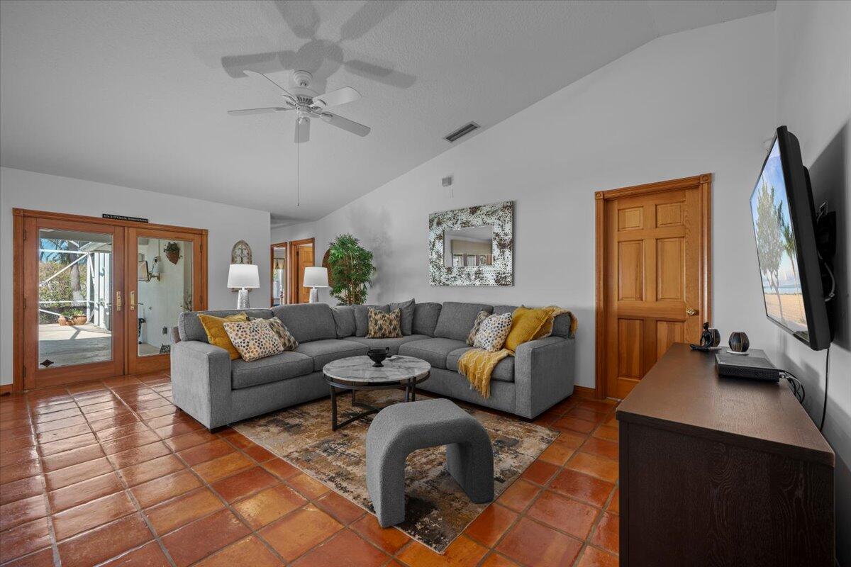 103 Olympus Circle Jupiter, FL 33477 - Photo 3 of 37 18-LUX_9632.jpg1