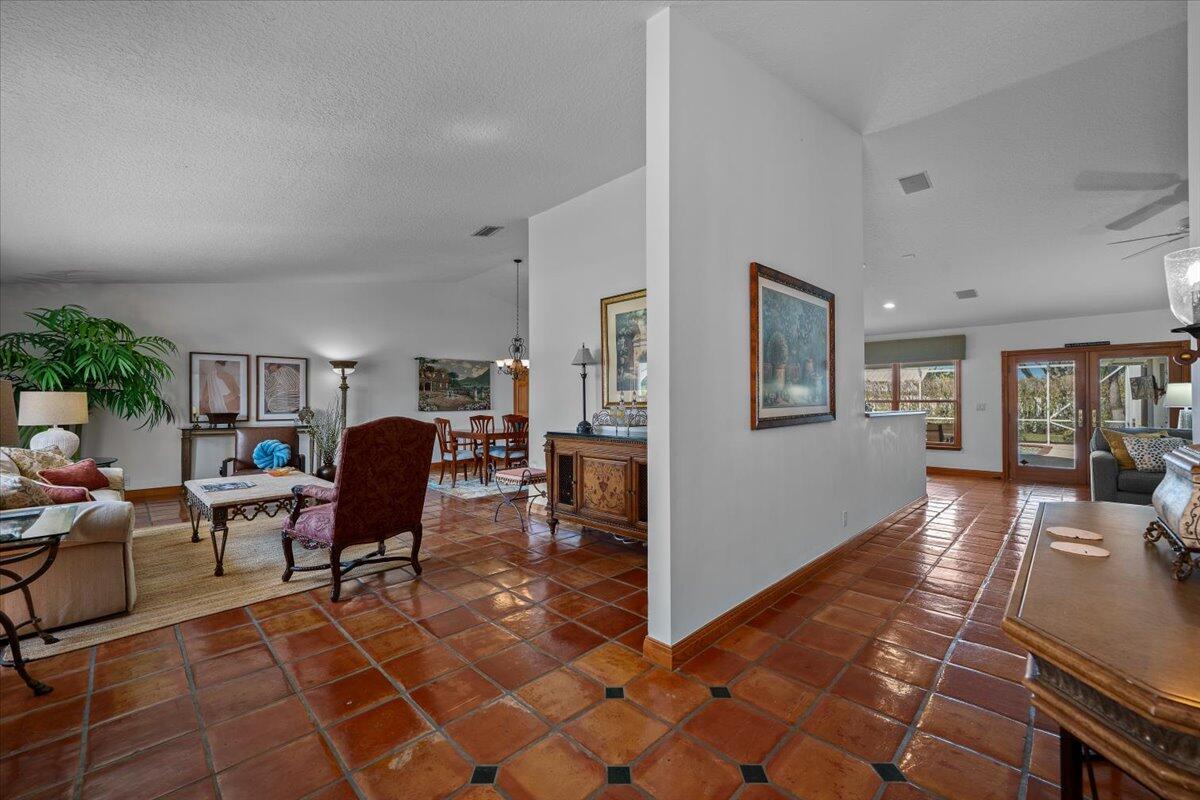 103 Olympus Circle Jupiter, FL 33477 - Photo 9 of 37 04-LUX_9577