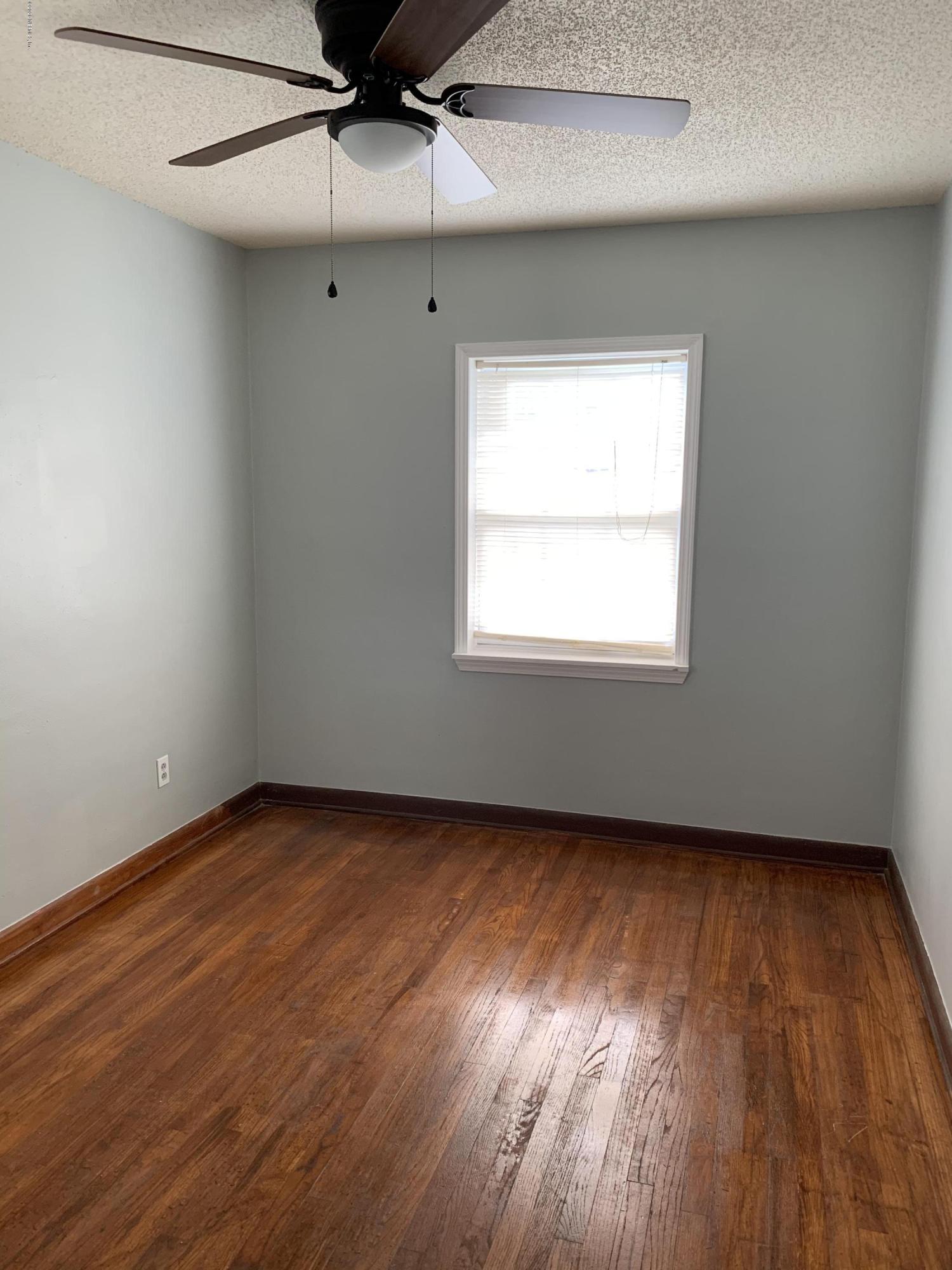 2923 Alonso Road Jacksonville, FL 32216 - Photo 4 of 8 DF250CE4-B127-4980-9411-51C3E43D9289