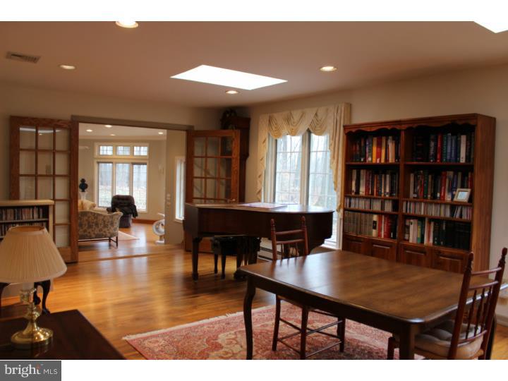 2523 Hill Road Green Lane, PA 18054 - Photo 17 of 25 Dining Room