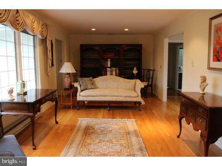 2523 Hill Road Green Lane, PA 18054 - Photo 7 of 25 Living Room