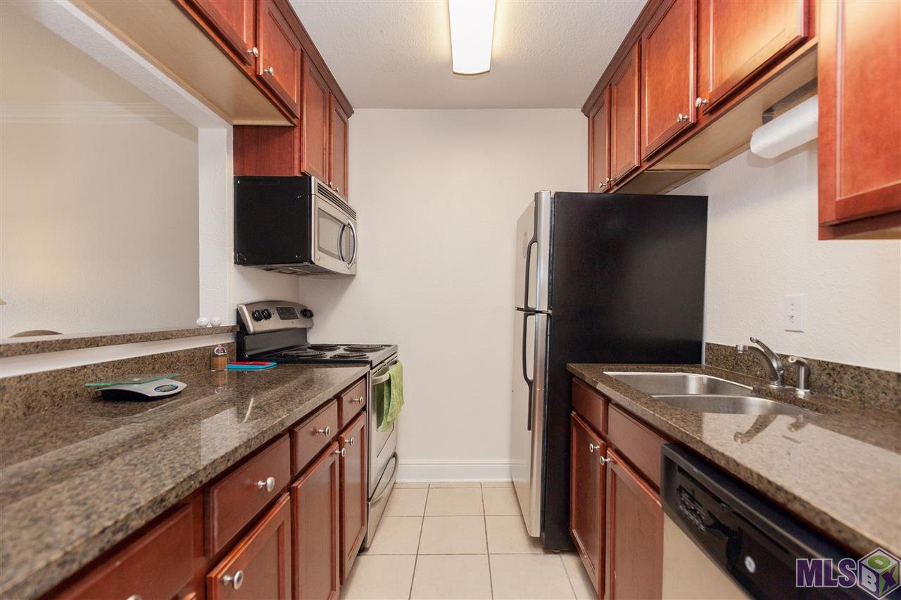 3000 July Street, Unit 3324 Baton Rouge, LA 70802 - Photo 4 of 25 Kitchen