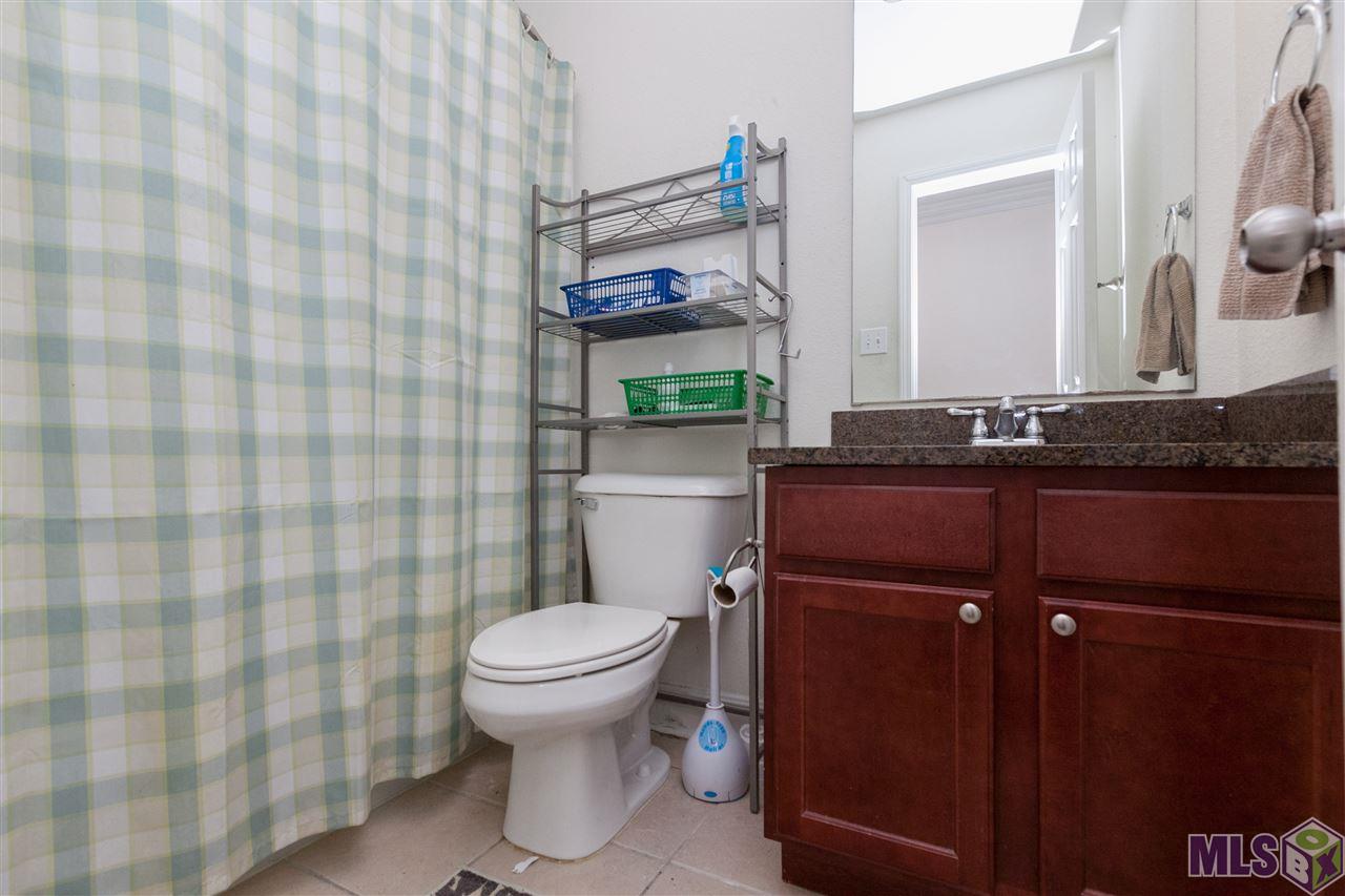 3000 July Street, Unit 3324 Baton Rouge, LA 70802 - Photo 8 of 25 Hall Bath