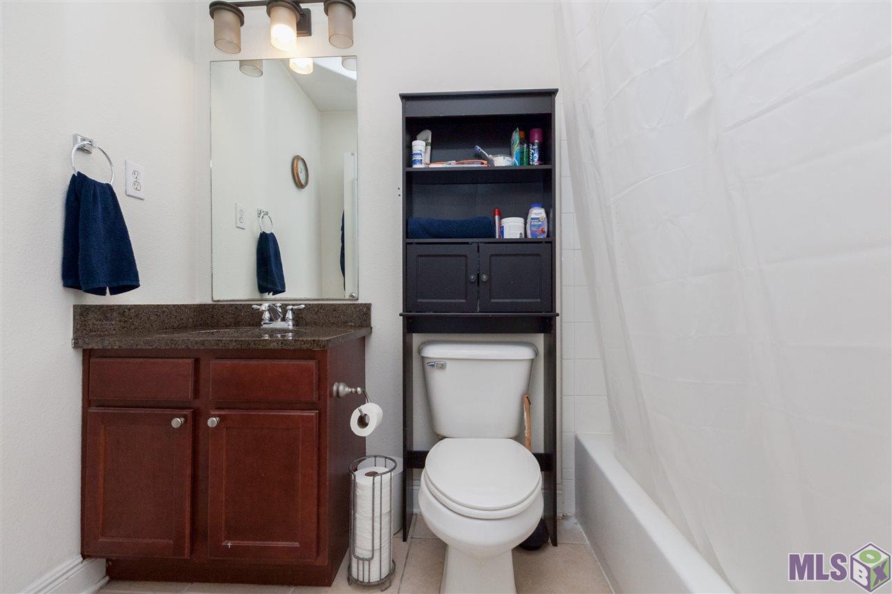 3000 July Street, Unit 3324 Baton Rouge, LA 70802 - Photo 10 of 25 Master Bathroom