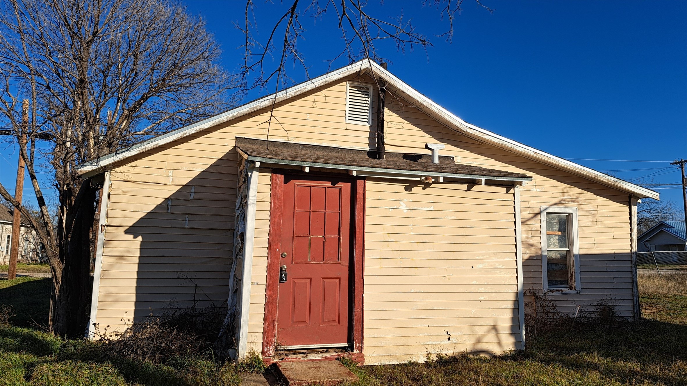 804 South Neches Street Coleman, TX 76834 - Photo 2 of 7