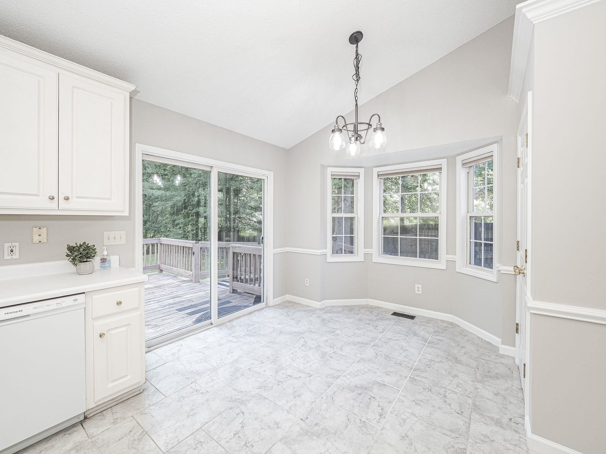 132 Pebblestone Court Willow Spring, NC 27592 - Photo 11 of 29 Kitchen/Breakfast Nook