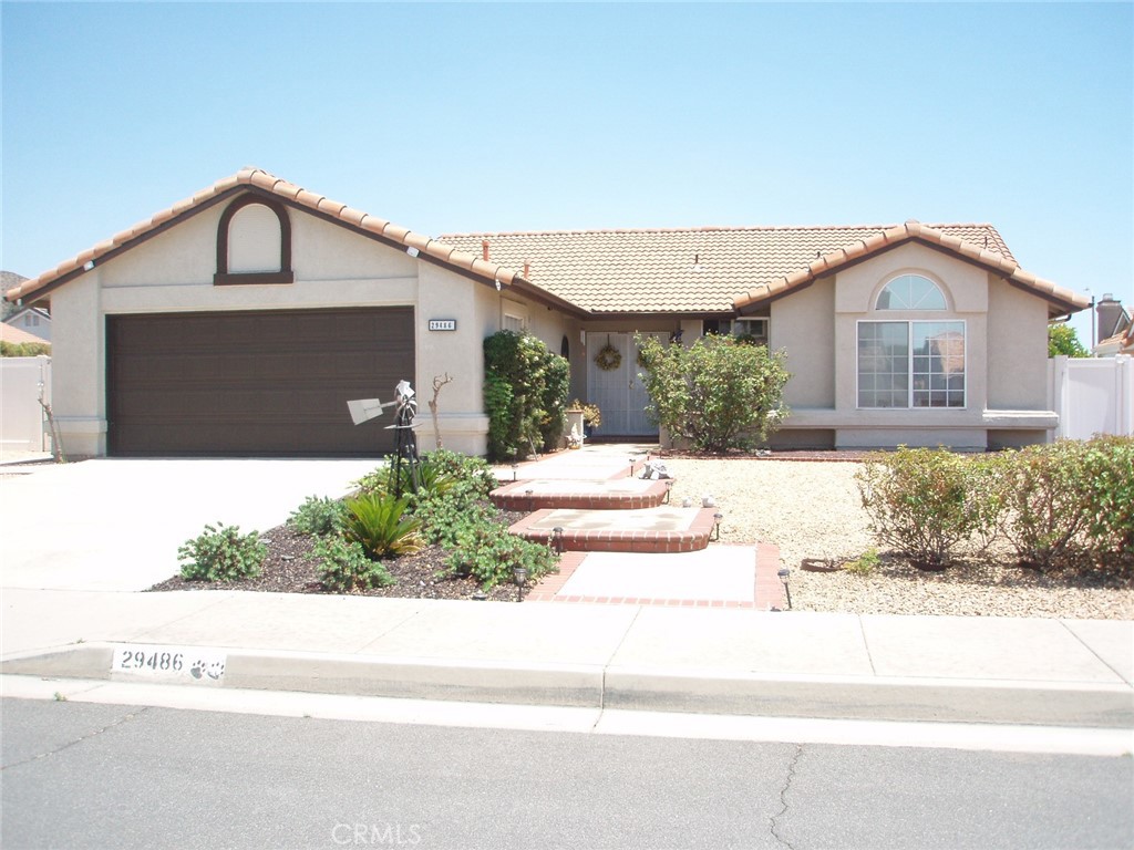 29486 Piping Rock Road Menifee, CA 92586 - Photo 3 of 42