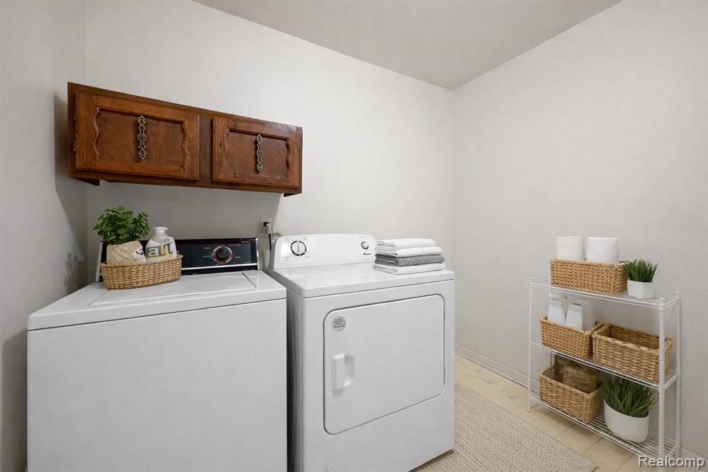 34790 West 8 Mile Road, Unit 2 Farmington Hills, MI 48335 - Photo 12 of 21