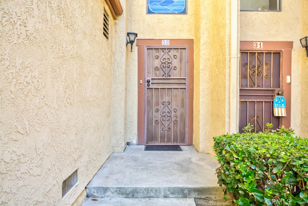 555 South Azusa Avenue, Unit 32 Azusa, CA 91702 - Photo 1 of 36
