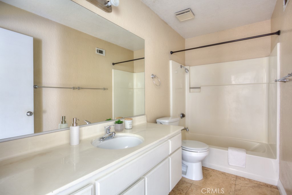 555 South Azusa Avenue, Unit 32 Azusa, CA 91702 - Photo 26 of 36