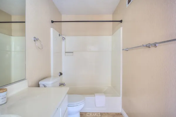 $3,000 | 555 South Azusa Avenue, Unit 32, Azusa, CA 91702