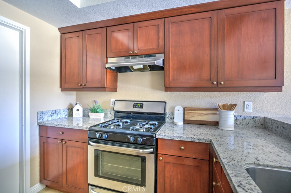 555 South Azusa Avenue, Unit 32 Azusa, CA 91702 - Photo 7 of 36