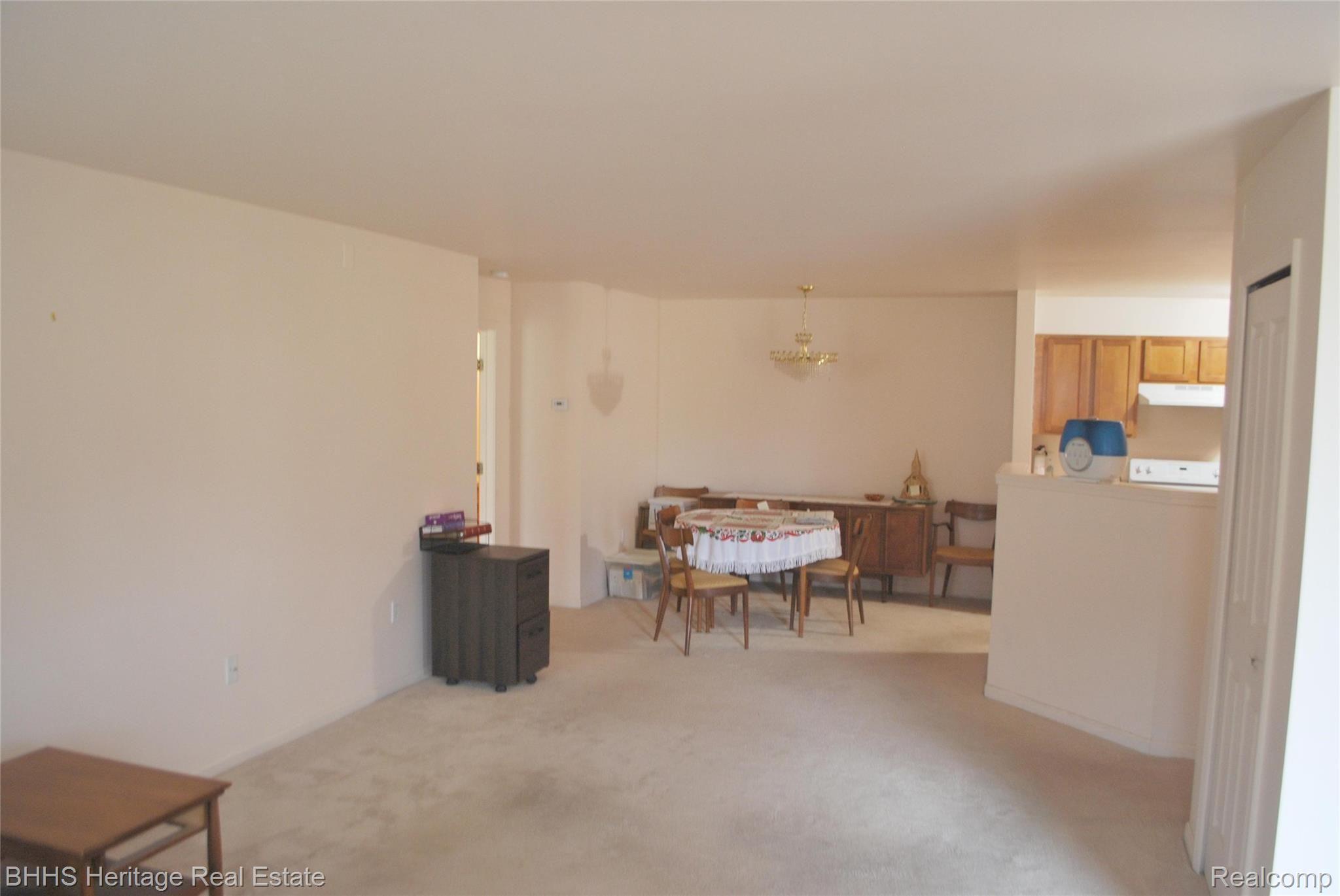 4086 Hampton Ridge Boulevard, Unit 52 Howell, MI 48843 - Photo 5 of 13 Dining Area