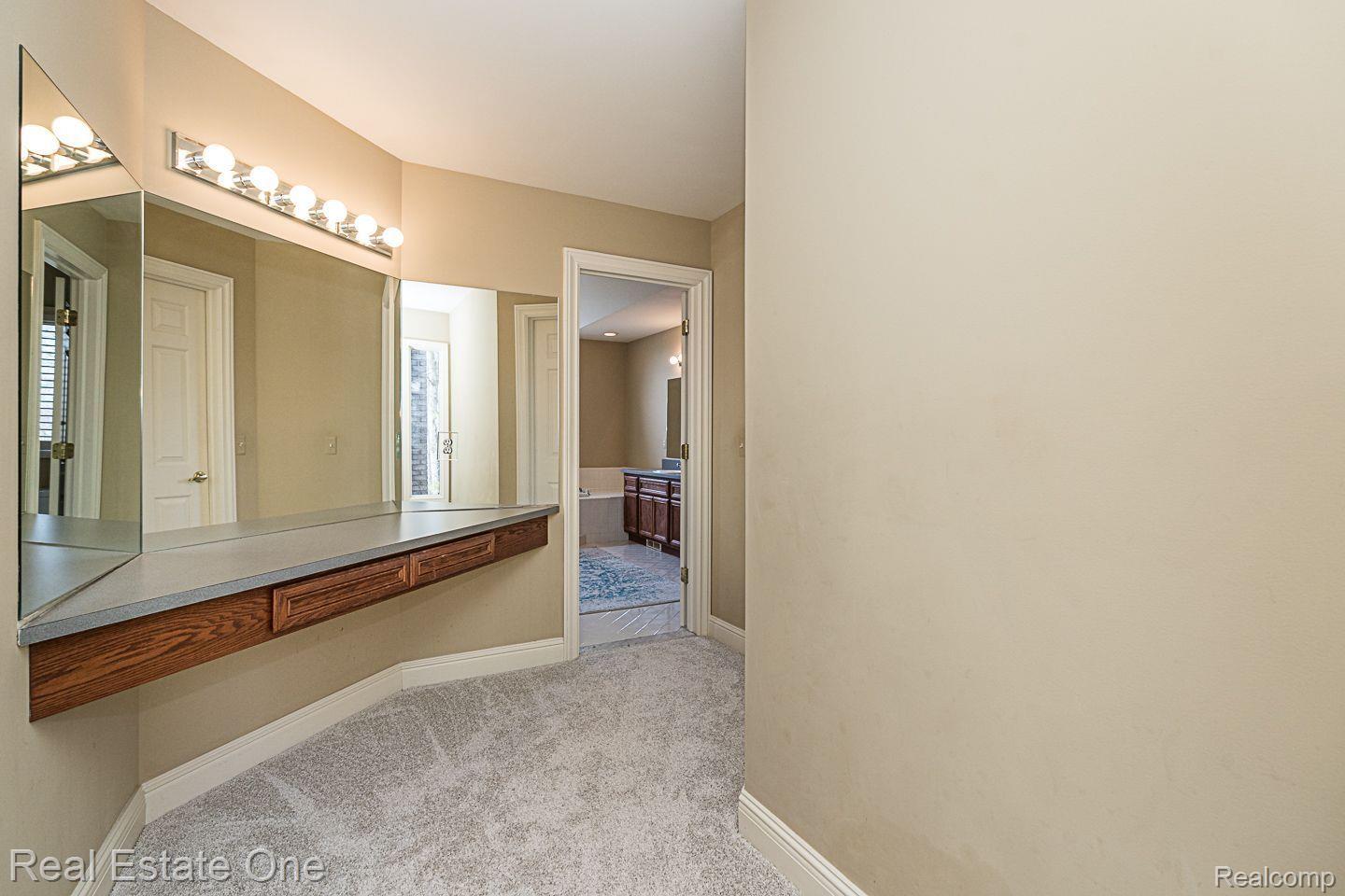 1926 Brookfield Road Rochester, MI 48306 - Photo 43 of 70 Gallery Image 43
