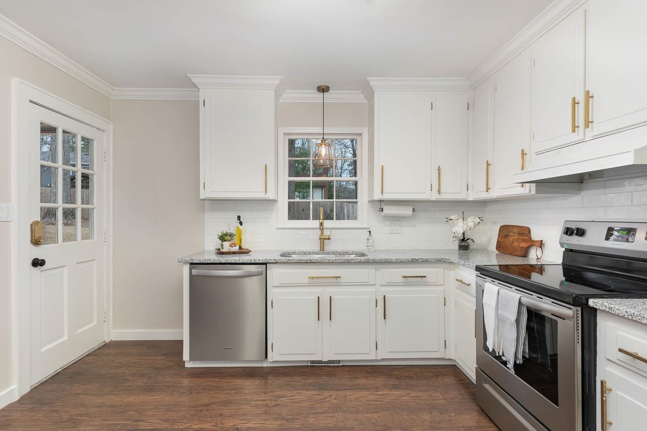 6405 Shadow Court Raleigh, NC 27613 - Photo 13 of 25 Kitchen