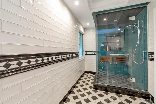 $1,700,000 | 8 Lisa Drive, Dix Hills, NY 11746