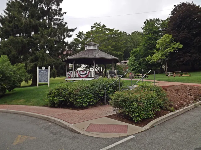 $375,000 | 41 Bushy Hill Road, Essex, CT 06442