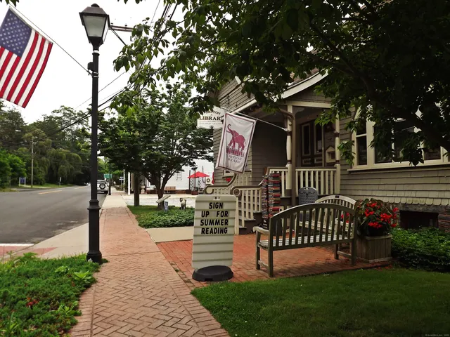 $375,000 | 41 Bushy Hill Road, Essex, CT 06442