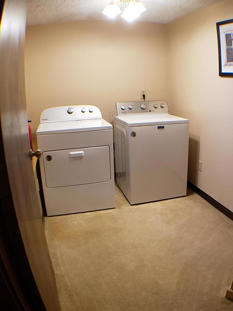 24805 Murphy Road Wilmington, IL 60481 - Photo 17 of 20 a utility room with dryer and washer