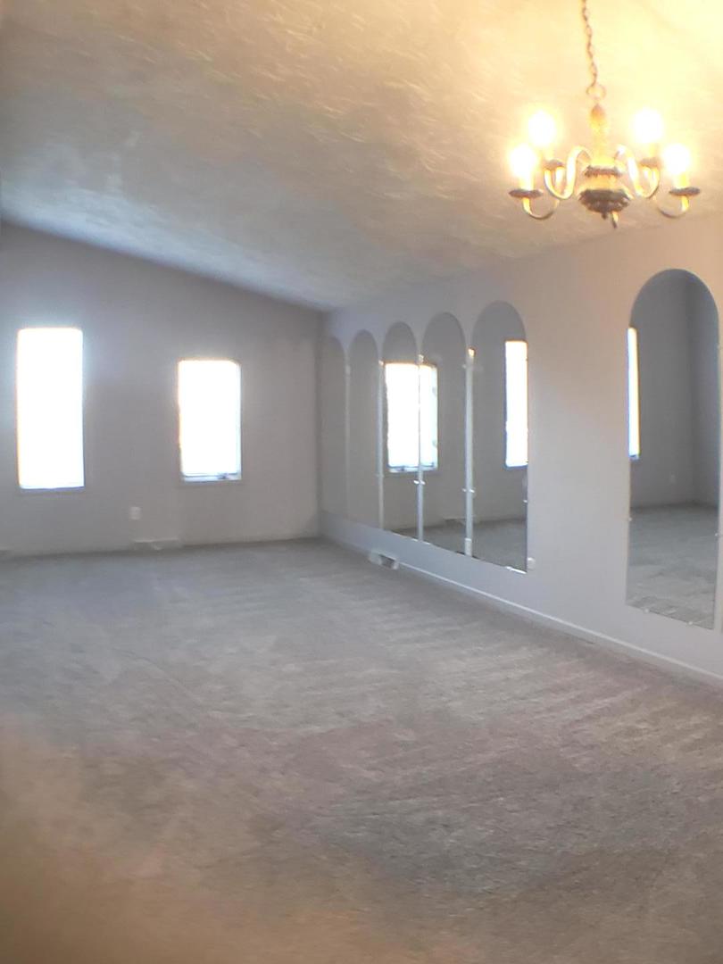 24805 Murphy Road Wilmington, IL 60481 - Photo 6 of 20 a view of empty room with window