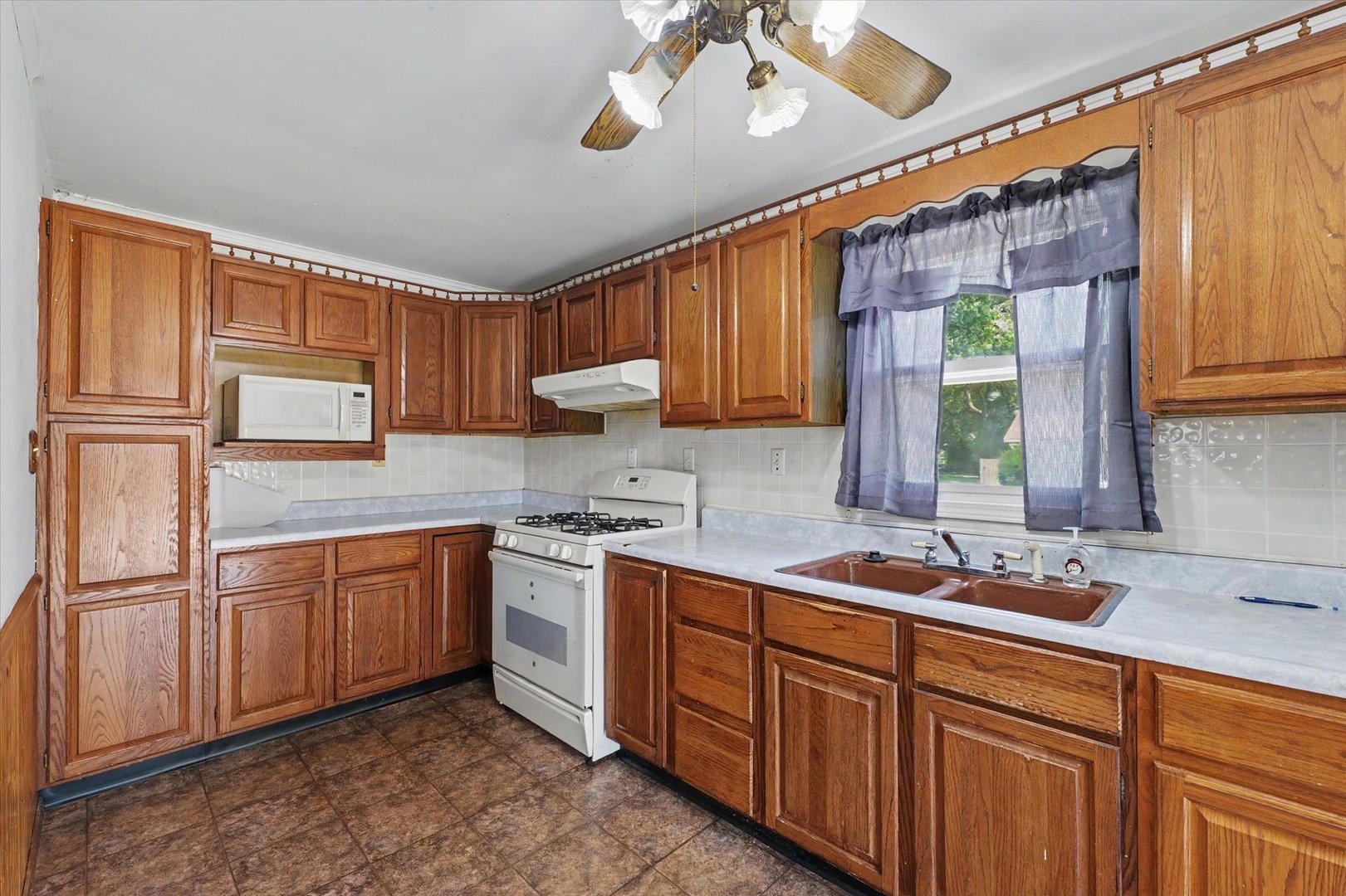 305 1st Street Tolono, IL 61880 - Photo 15 of 29
