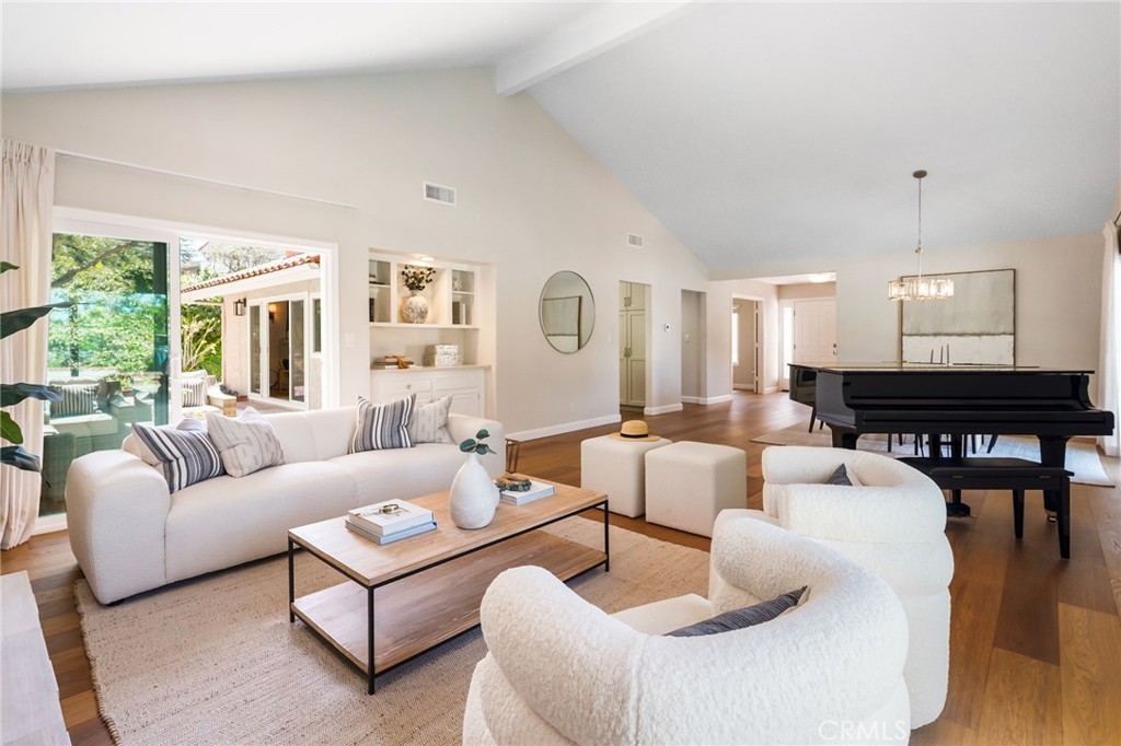 6 Peacock Lane Rolling Hills Estates, CA 90274 - Photo 9 of 38