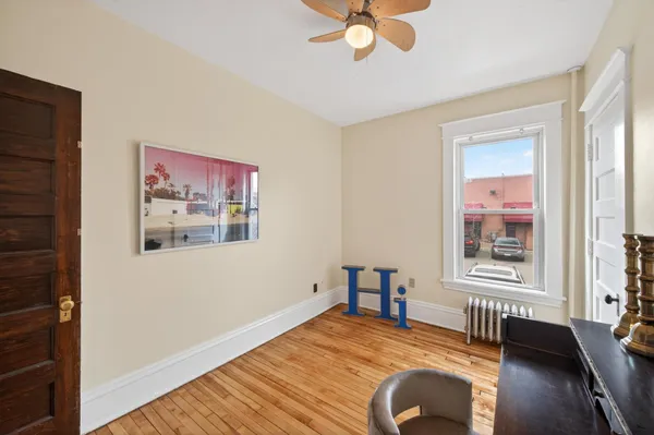 $1,900 | 722 Grand Avenue, Unit B, St. Paul, MN 55105