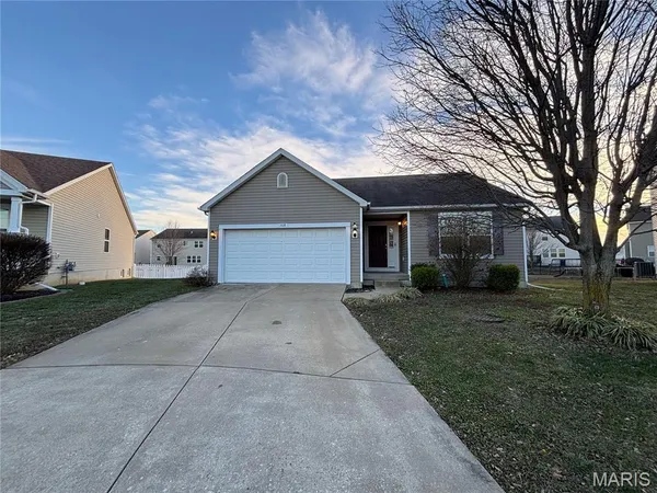 $2,150 | 108 Chestnut Grove Circle, Belleville, IL 62221
