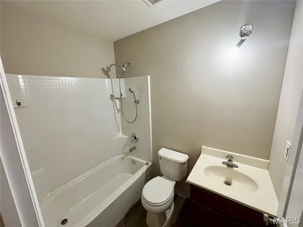 $2,150 | 108 Chestnut Grove Circle, Belleville, IL 62221