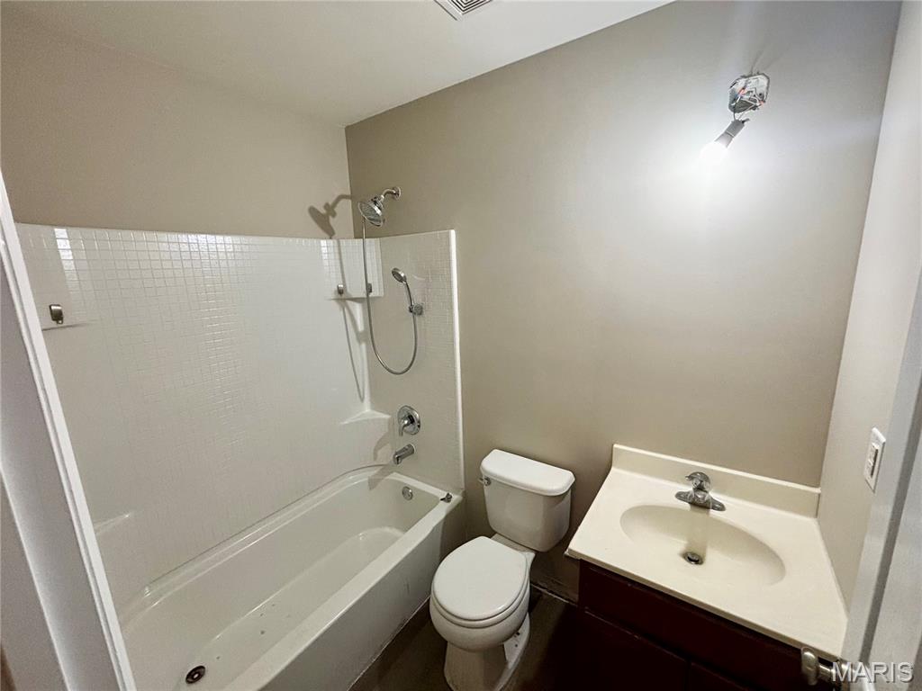 108 Chestnut Grove Circle Belleville, IL 62221 - Photo 9 of 31