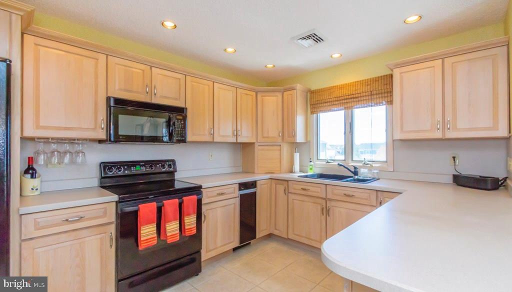 161 Peter Road Manahawkin, NJ 08050 - Photo 11 of 35