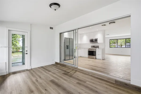 $3,700 | 11434 Southwest 81st Road, Unit 11434, Pinecrest, FL 33156