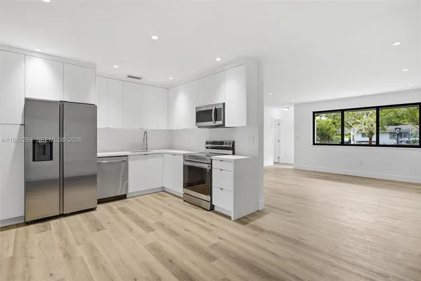 $3,700 | 11434 Southwest 81st Road, Unit 11434, Pinecrest, FL 33156