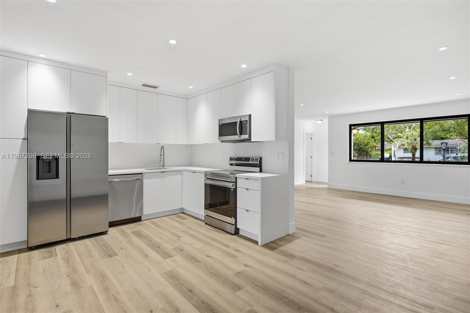 11434 Southwest 81st Road, Unit 11434 Pinecrest, FL 33156 - Photo 8 of 22