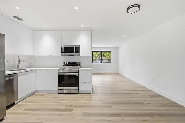 $3,700 | 11434 Southwest 81st Road, Unit 11434, Pinecrest, FL 33156