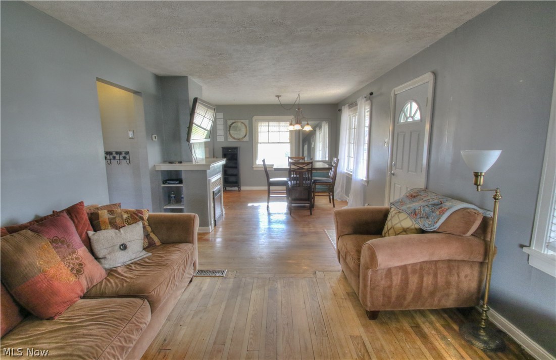 131 Lee Road Painesville, OH 44077 - Photo 4 of 24 Gallery Image 4