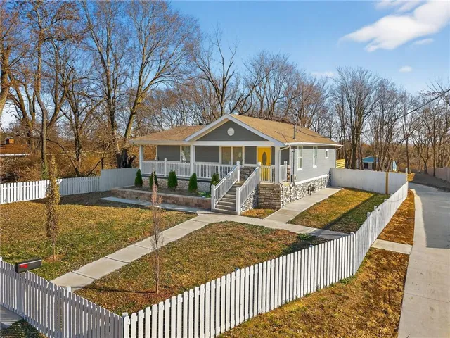 $350,000 | 2455 South 18th Street, Kansas City, KS 66106