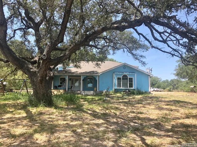 $360,000 | 324 Rooster Road, Pleasanton, TX 78064